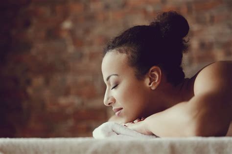 Massagem Sensual de Corpo Inteiro Massagem sexual Apúlia e Fao